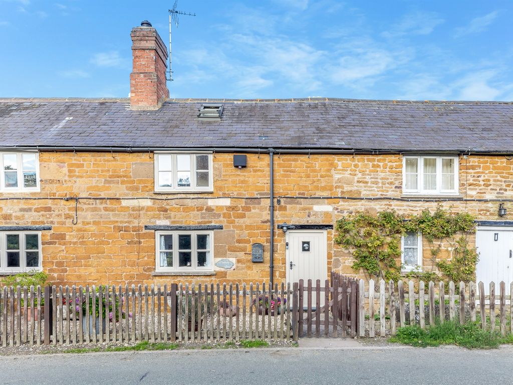 2 bed cottage for sale in Medbourne Road, Stockerston, Oakham LE15, £