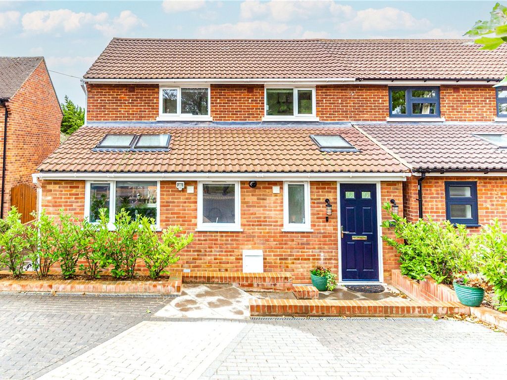 3 bed semidetached house for sale in Batchwood Drive, St.Albans AL3, £