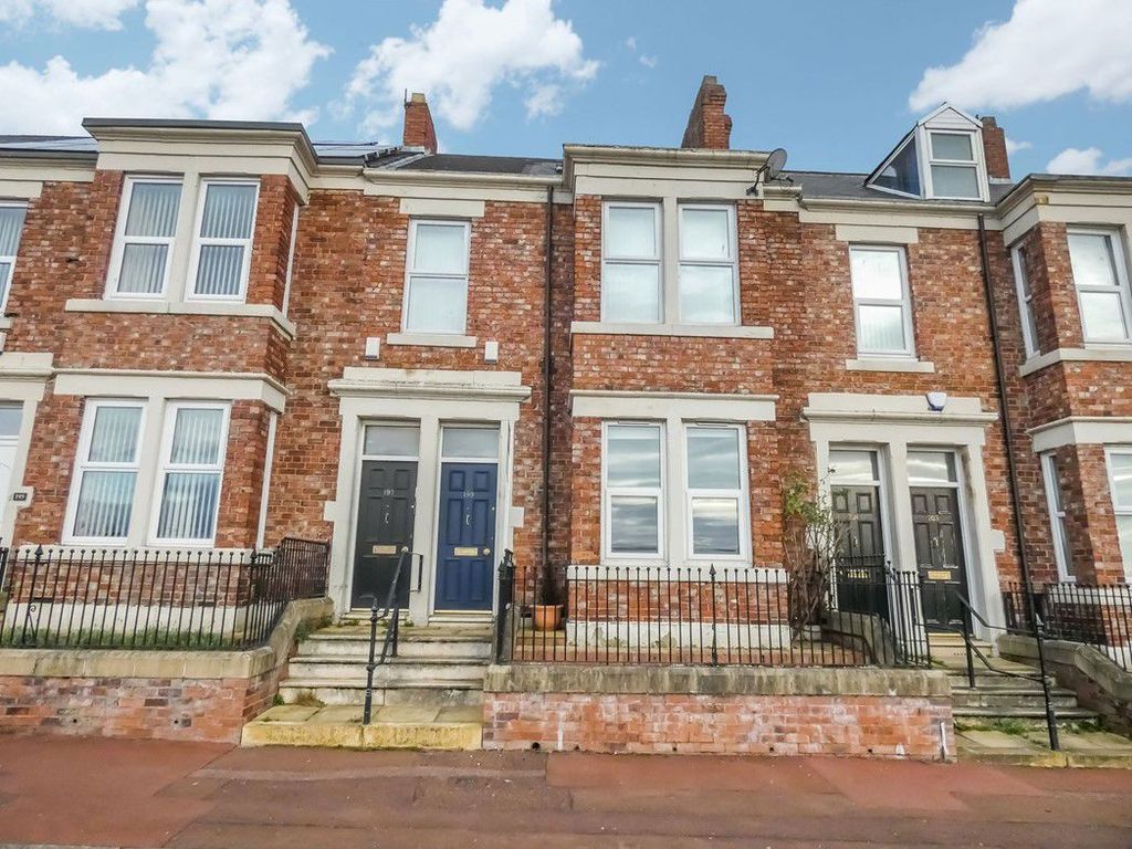 2 bed flat to rent in Rectory Road, Bensham, Gateshead NE8, £650 pcm