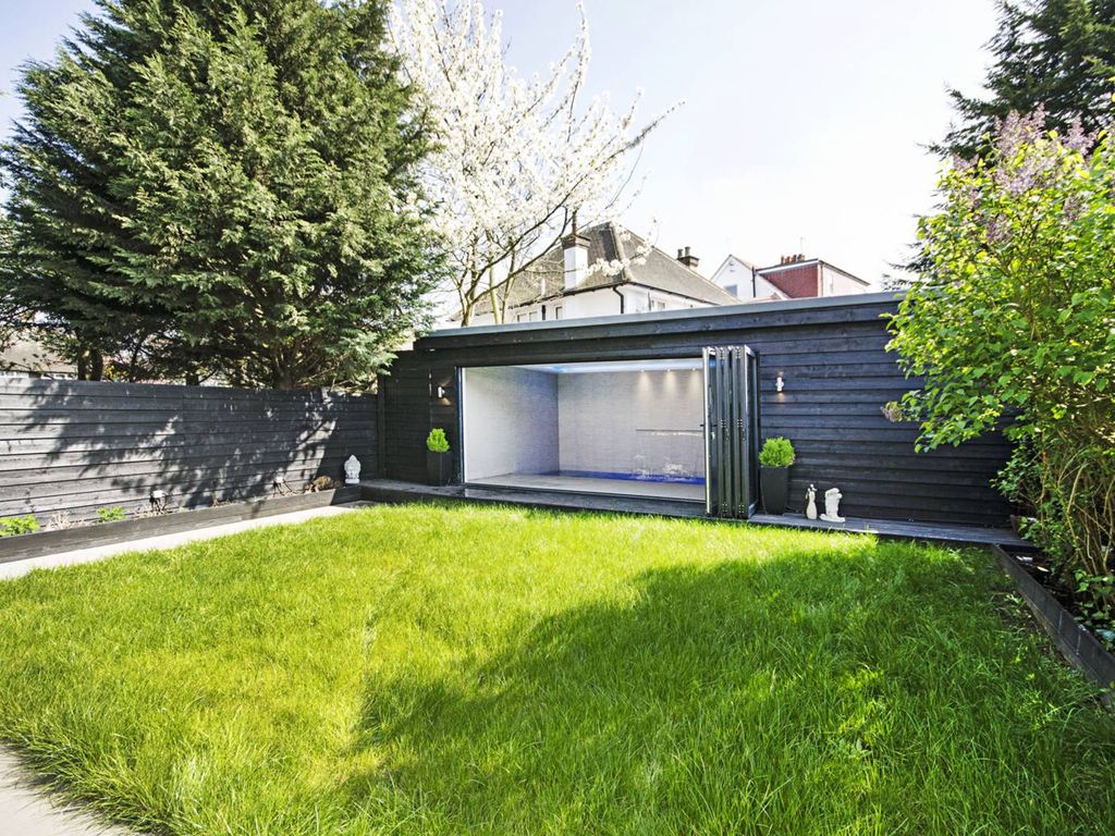 The Vale Cricklewood London NW11  