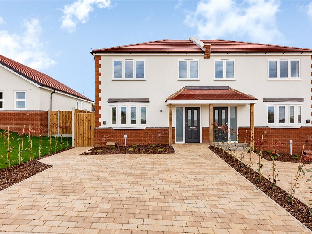 New home, 3 bed semidetached house for sale in Lynfords Drive, Runwell