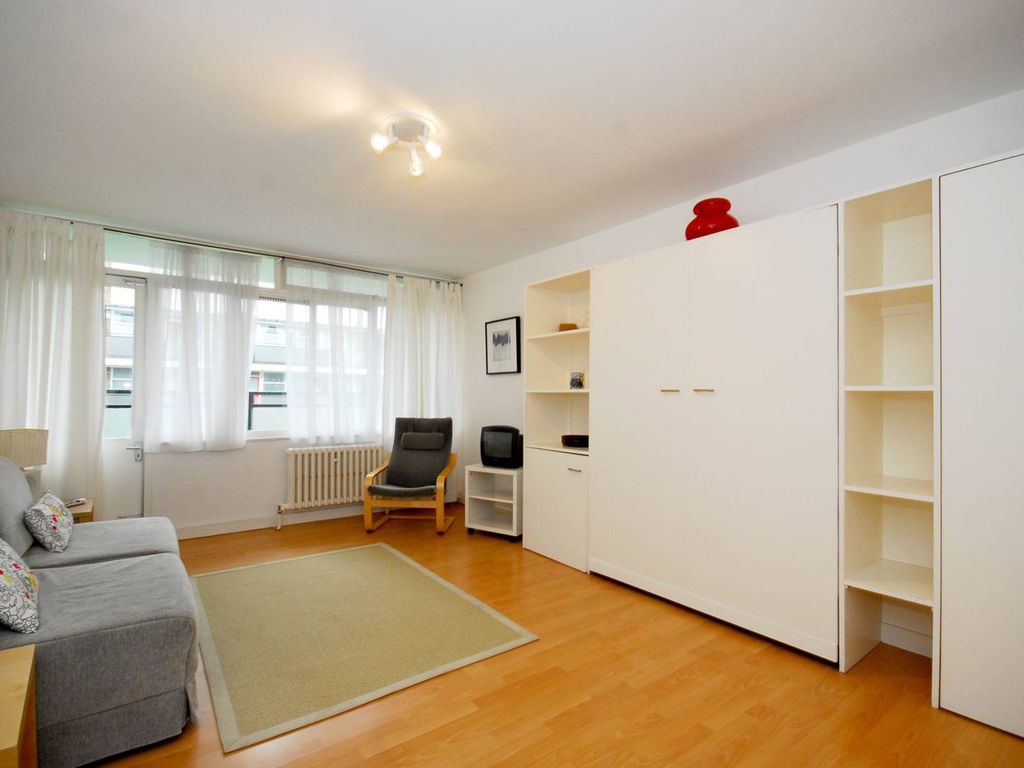Studio to rent in Churchill Gardens, Pimlico, London SW1V, £1,517 pcm