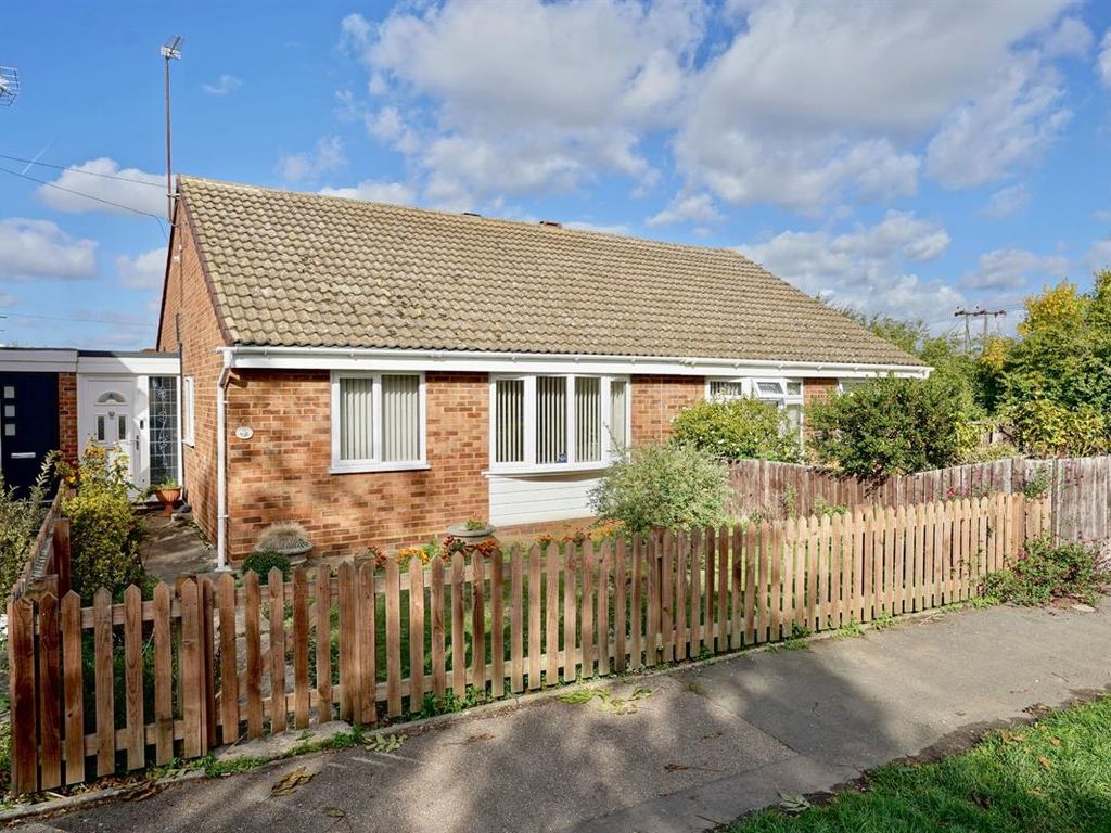 2 bed bungalow for sale in Beeson Close, Little Paxton, St. Neots PE19