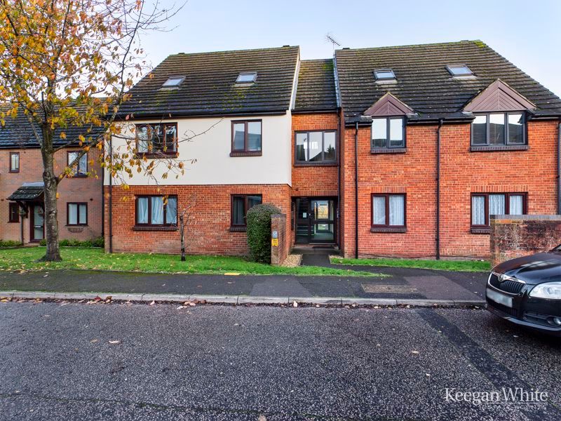 1 bed flat for sale in Windrush Drive, High HP13, £170,000 Zoopla