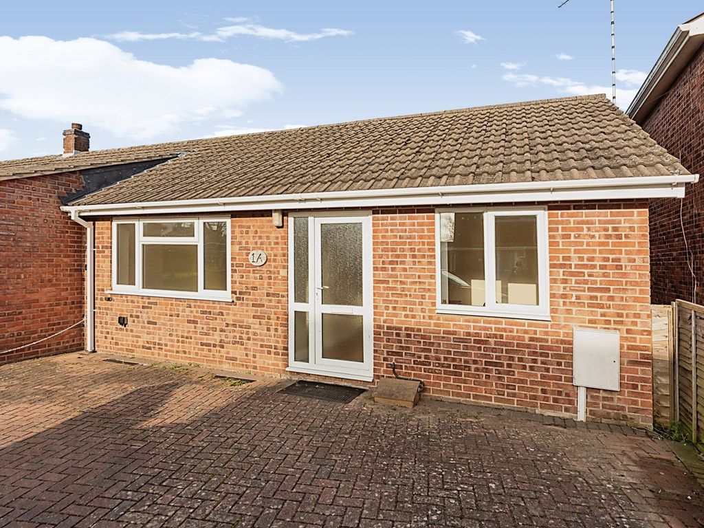 2 bed semidetached bungalow for sale in Rookwell Drive, Market