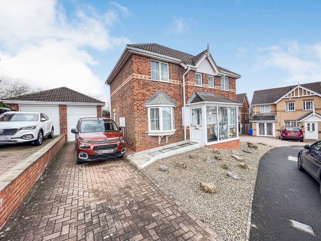 3 bed detached house for sale in Fairfields, Alnwick NE66, £265,000