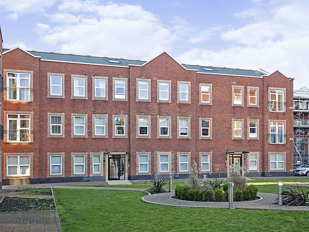 2 bed flat for sale in The Railings, Woodside Park, Rugby CV21, £