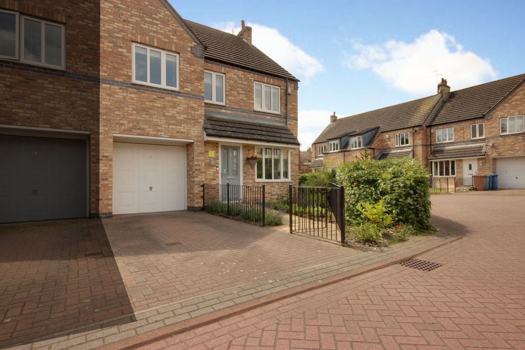 4 bed semidetached house for sale in Malton Mews, Beverley HU17 Zoopla