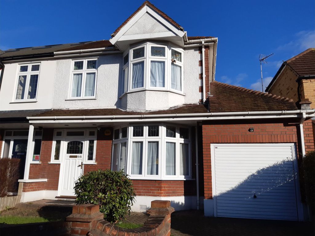 3 bed semidetached house for sale in Hyland Way, Hornchurch RM11, £