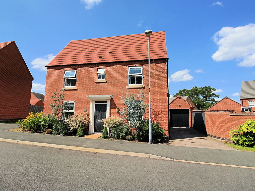 3 bed detached house for sale in Cox Meadow Road, Leicester Forest East