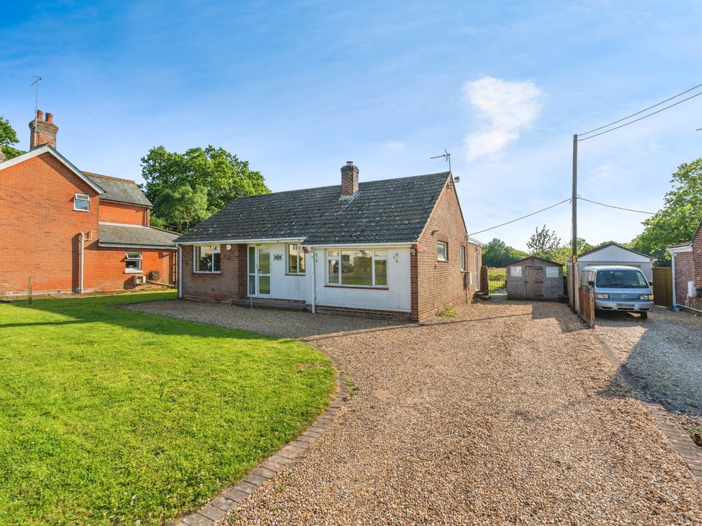 5 bed detached bungalow for sale in Pollards Moor Road, Southampton