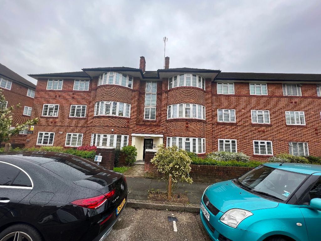 3 bed flat to rent in Beaufort Park, London NW11 Zoopla
