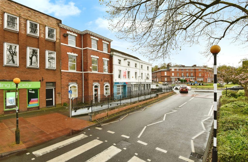 5 bed detached house for sale in Ironmarket NewcastleUnderLyme