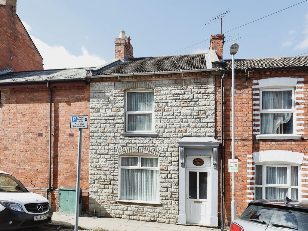 2 bed terraced house for sale in Dunster Street, Northampton NN1 Zoopla