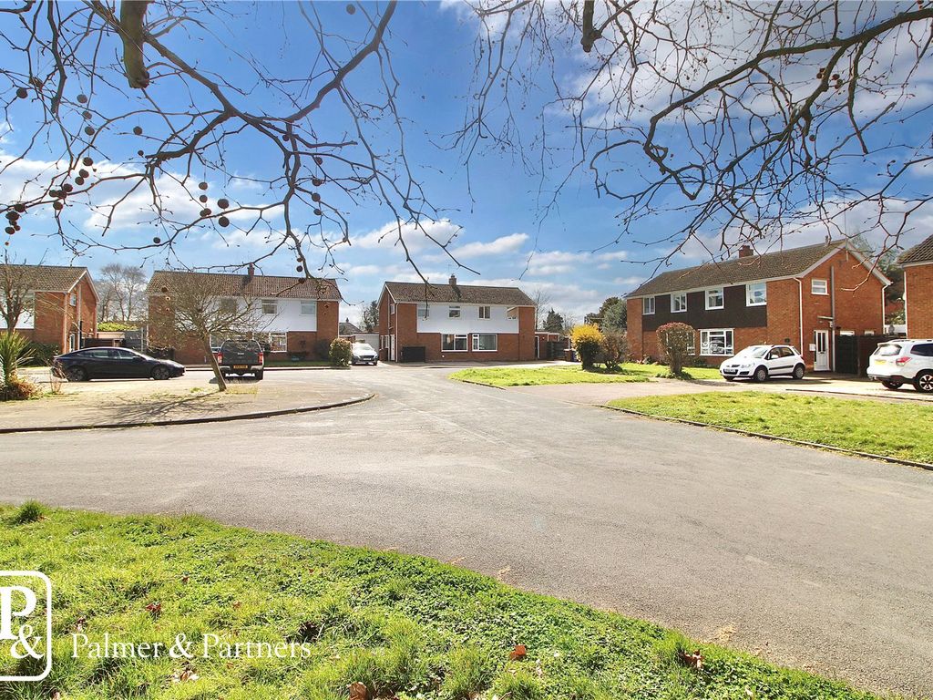 3 bed semidetached house for sale in Woodlands, Chelmondiston, Ipswich