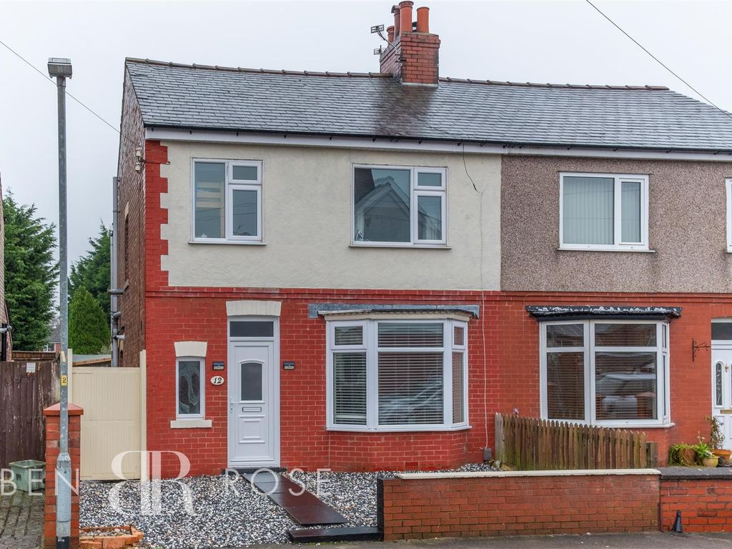 3 bed semidetached house for sale in Highfield Avenue, Farington