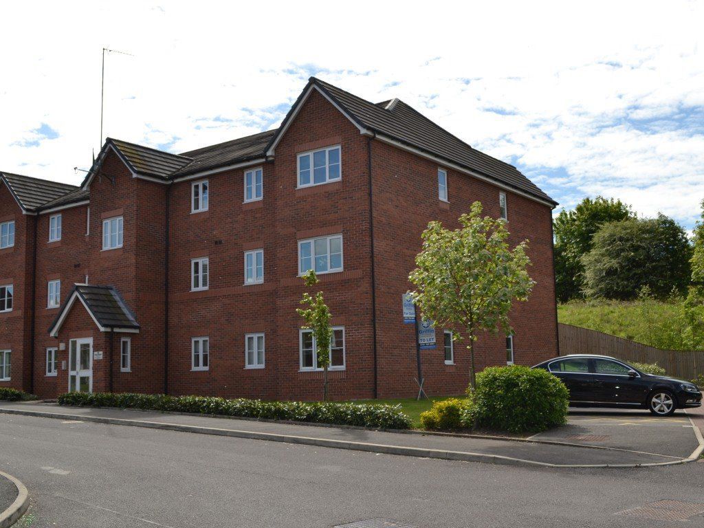 2 bed flat to rent in Brattice Drive, Swinton, Manchester M27, £825 pcm