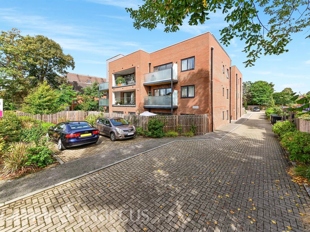 1 bed flat for sale in Cheam Road, Ewell, Epsom KT17, £350,000 Zoopla