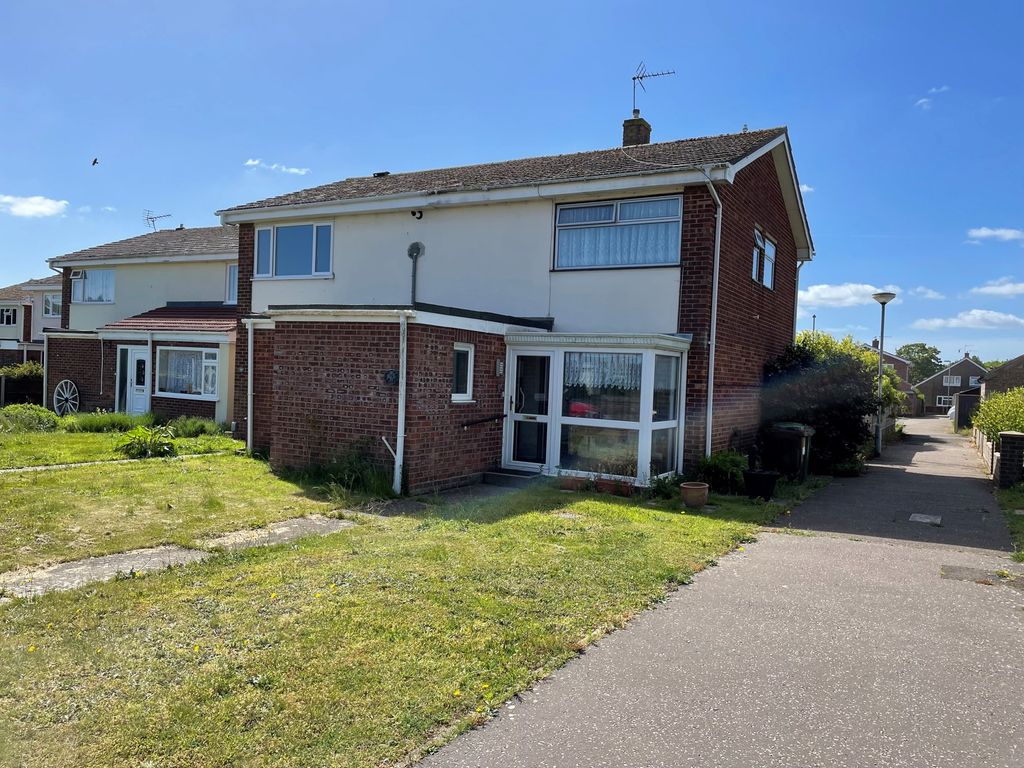 3 bed semidetached house for sale in Mariners Compass, Gorleston