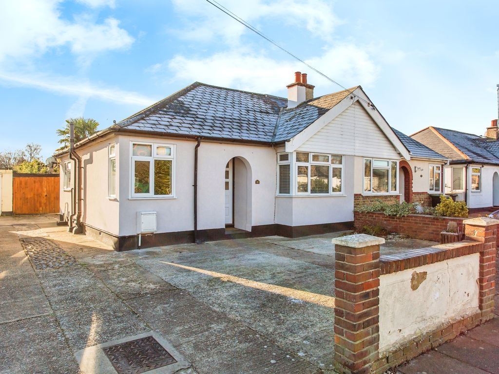 2 bed bungalow for sale in Wells Avenue, SouthendOnSea, Essex SS2, £