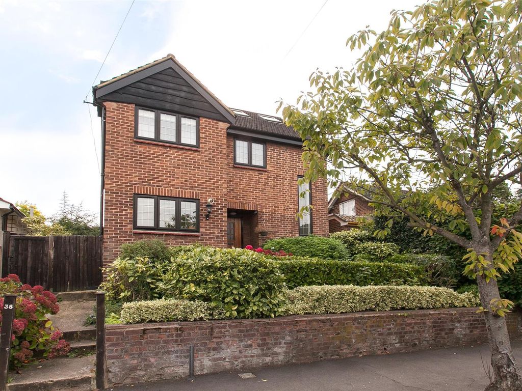 4 bed detached house for sale in Scotland Road, Buckhurst Hill, London