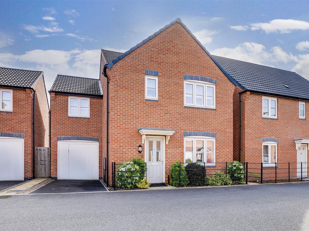 4 bed detached house for sale in Discovery Drive, Aspley