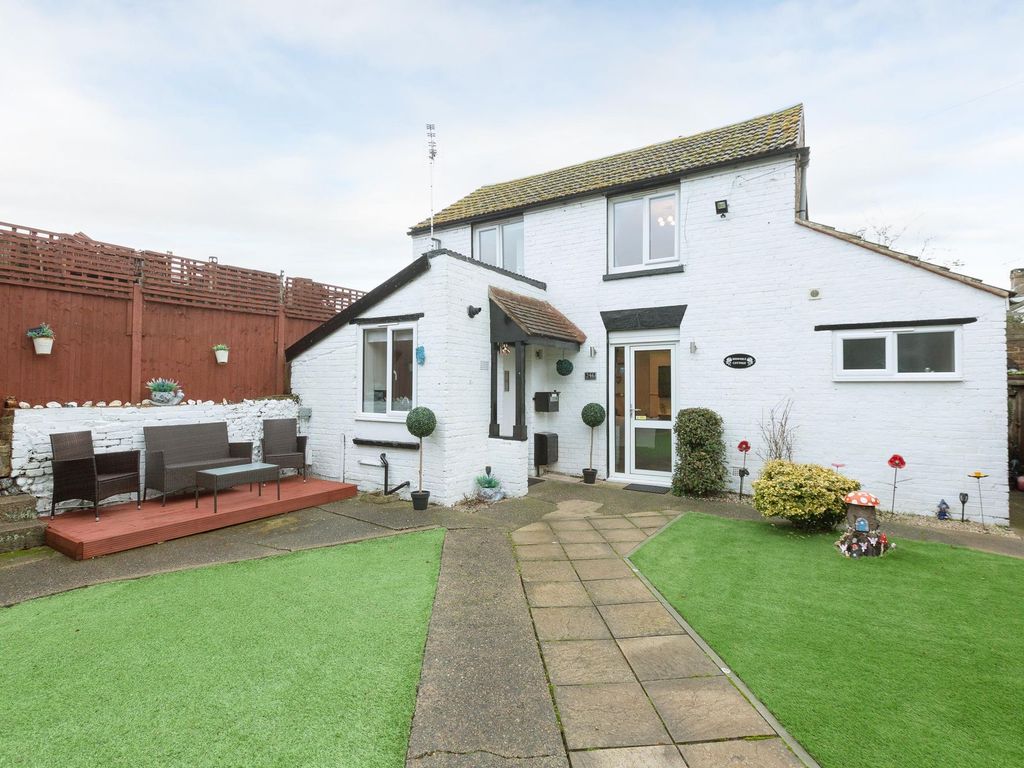 2 bed cottage for sale in Canterbury Road, Birchington CT7 Zoopla