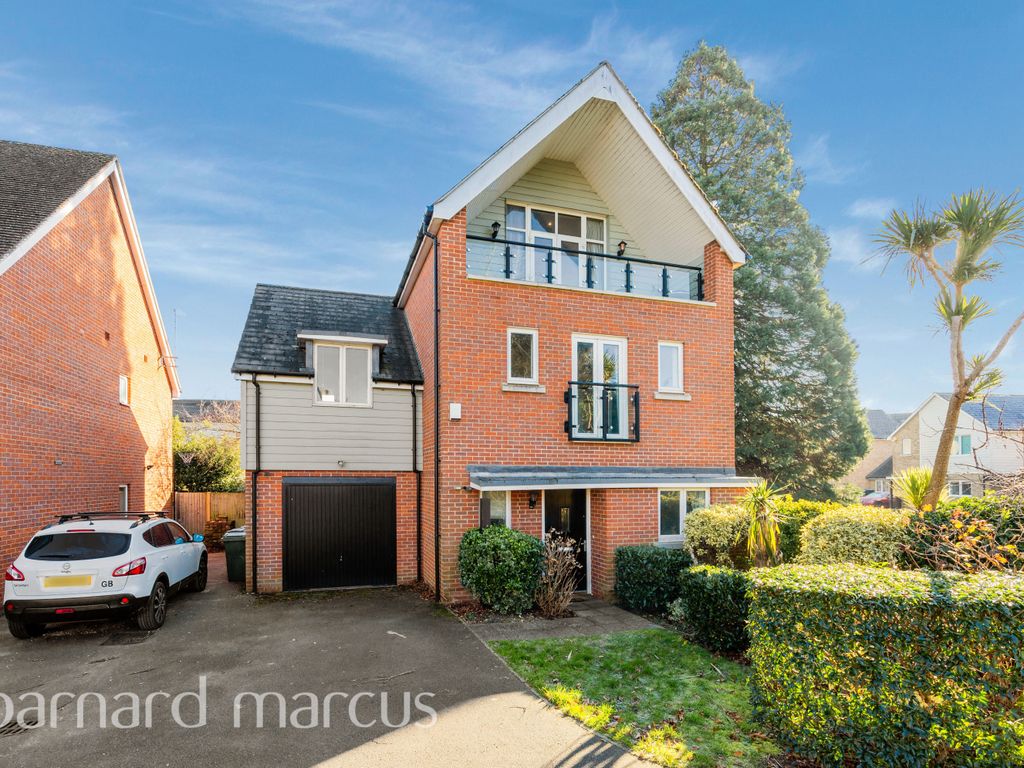 5 bed property to rent in Redwood Drive, Epsom KT19, £2,850 pcm Zoopla