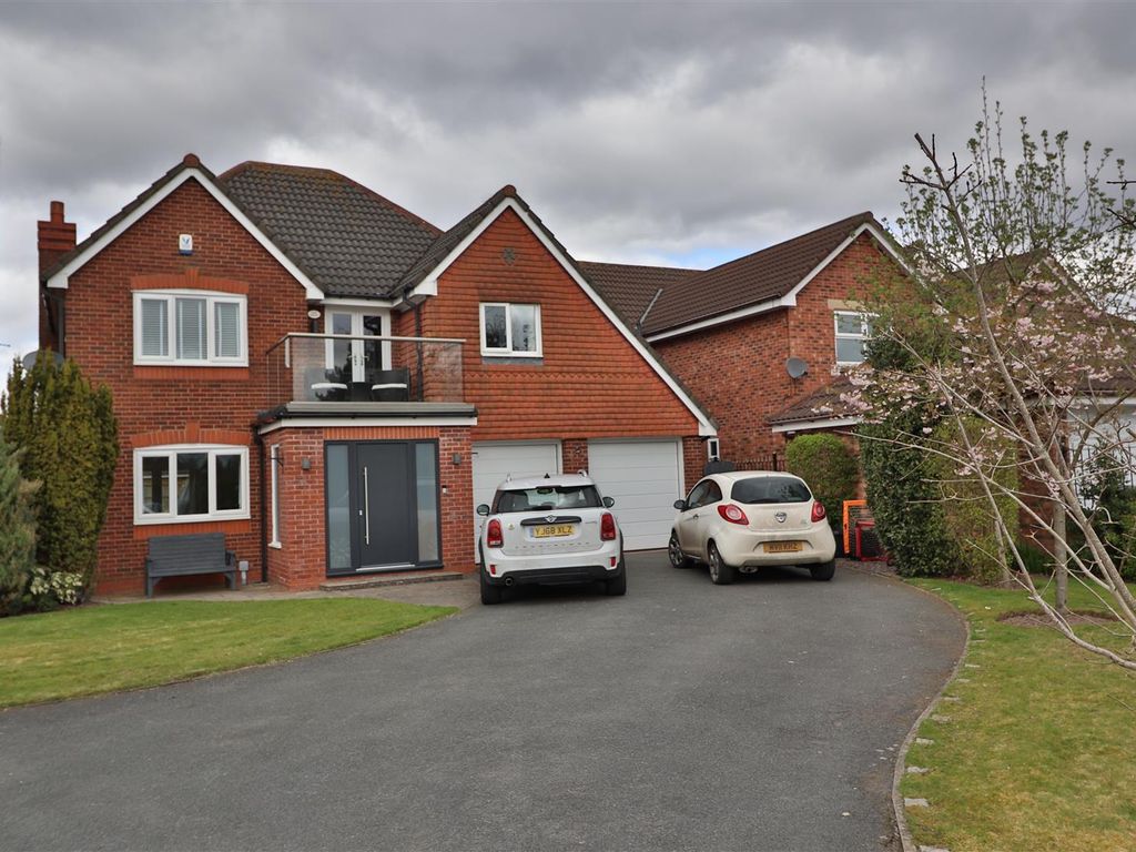 4 bed detached house for sale in Beamish Close, Appleton, Warrington