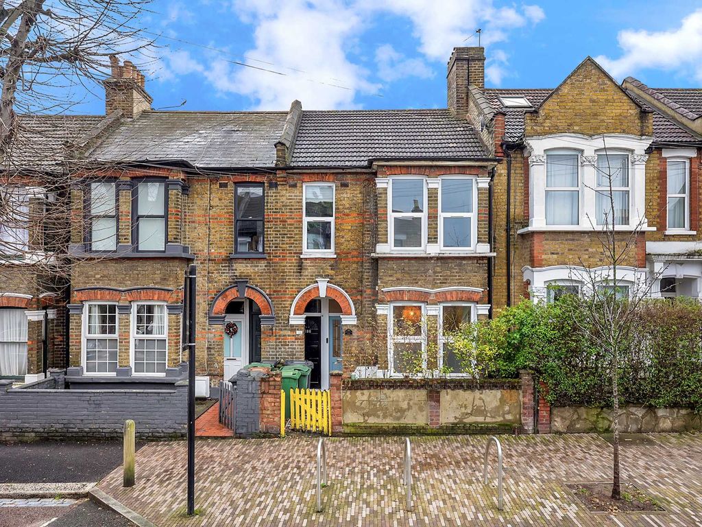 2 bed flat for sale in Francis Road, Leyton E10, £425,000 Zoopla