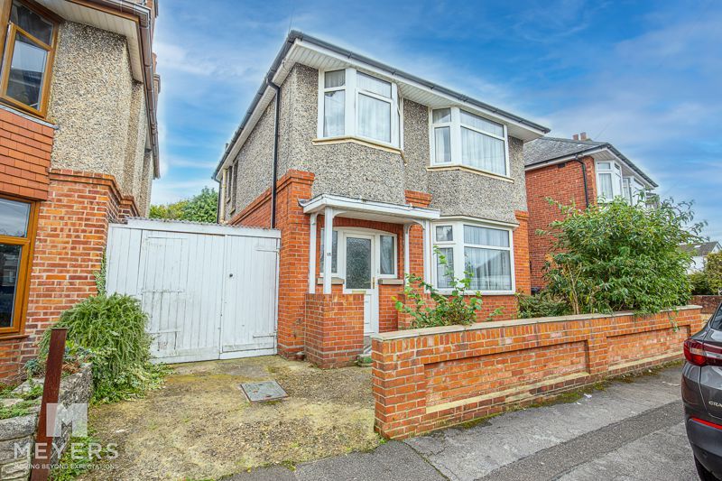 3 bed detached house for sale in Redbreast Road, Moordown BH9, £360,000