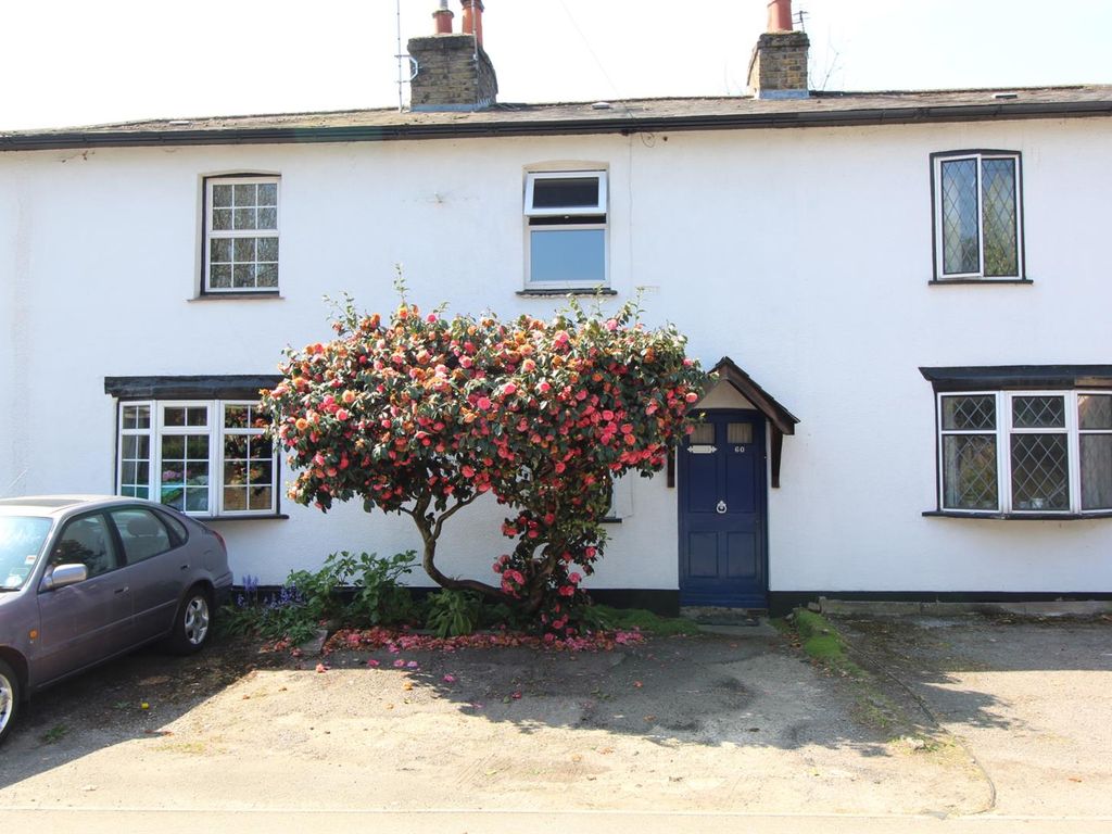 2 bed property to rent in St. Judes Road, Englefield Green, Egham TW20