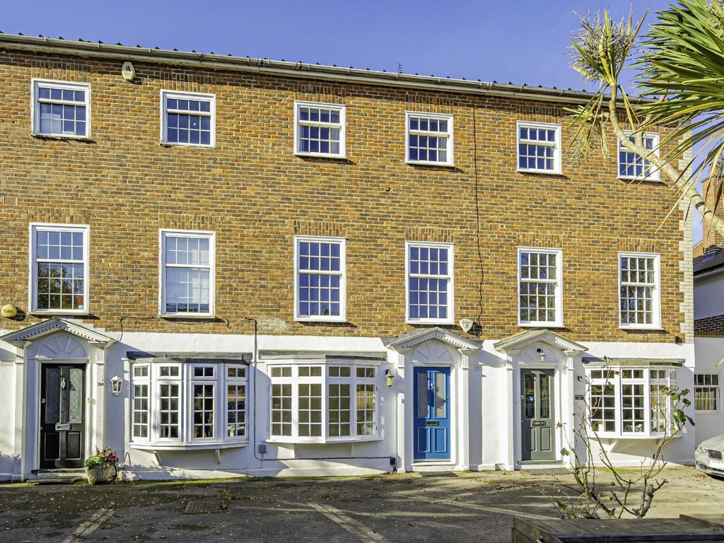 4 bed flat for sale in Ailsa Road, St Margarets, Twickenham TW1, £