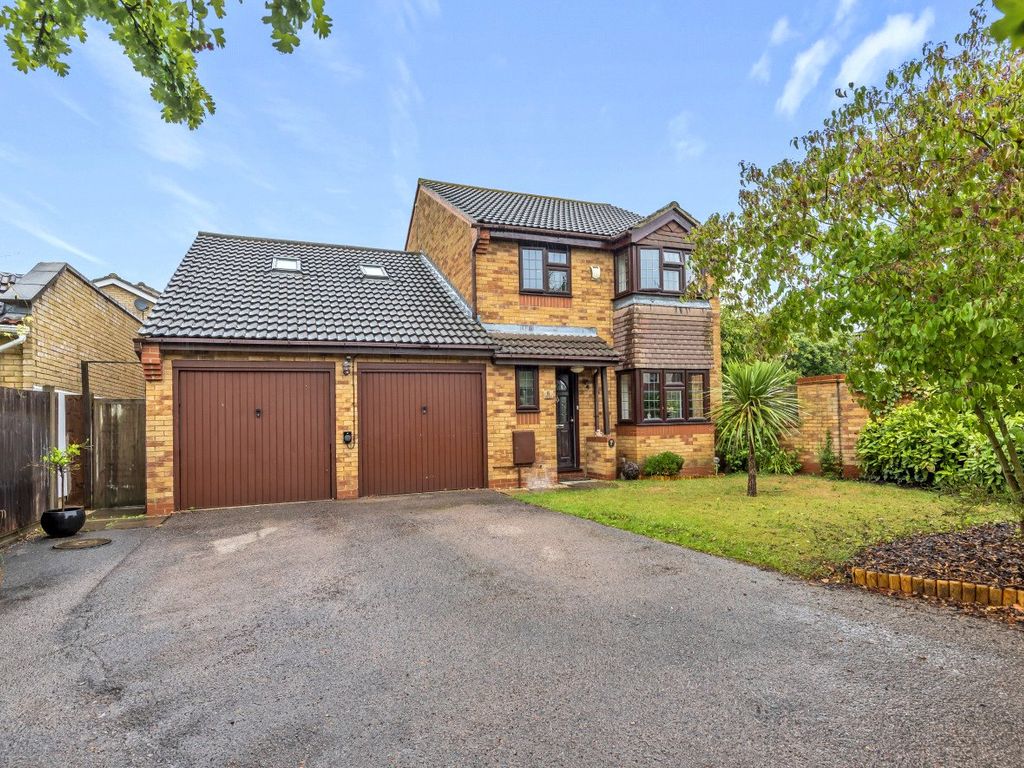5 bed detached house for sale in Woburn Avenue, Stortford
