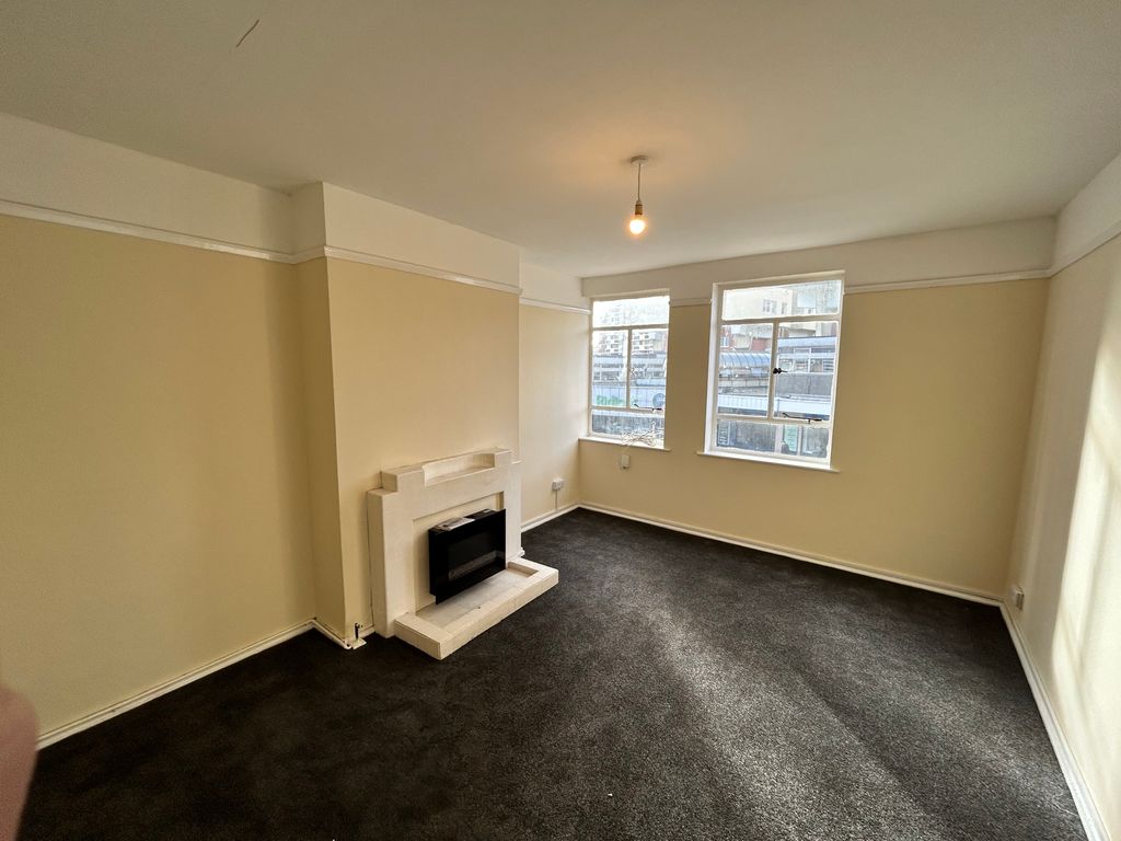 1 bed flat to rent in Kirkgate, Wakefield WF1, £700 pcm Zoopla