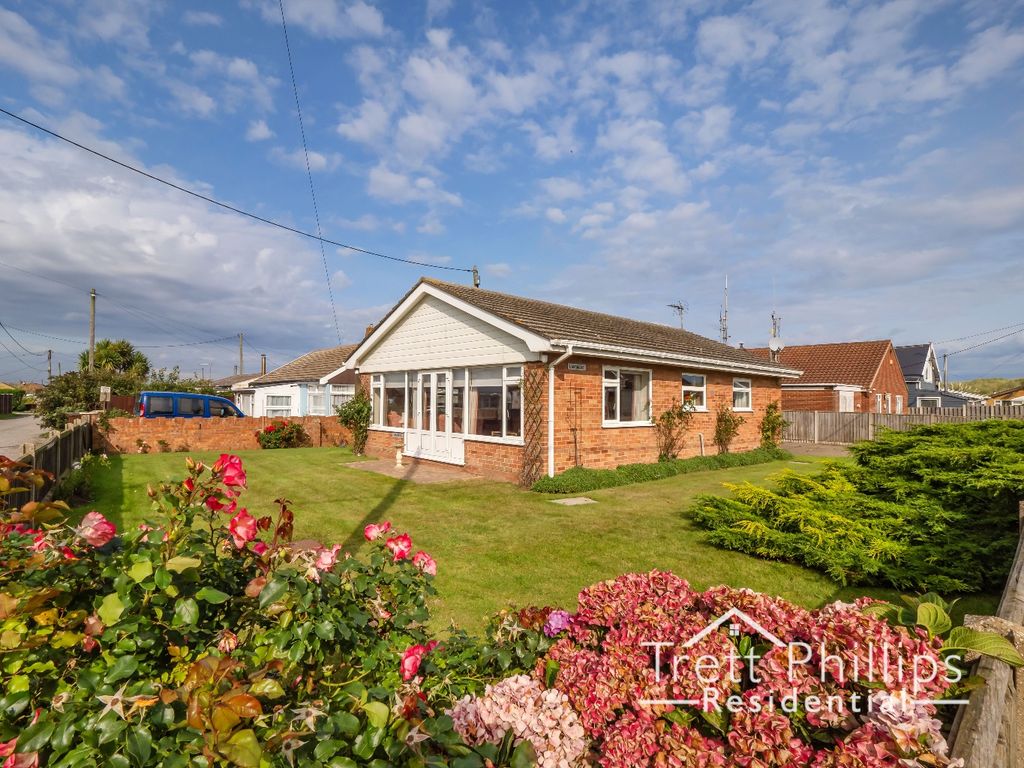 3 bed detached bungalow for sale in Abbotts Way, Bush Estate, EcclesOn