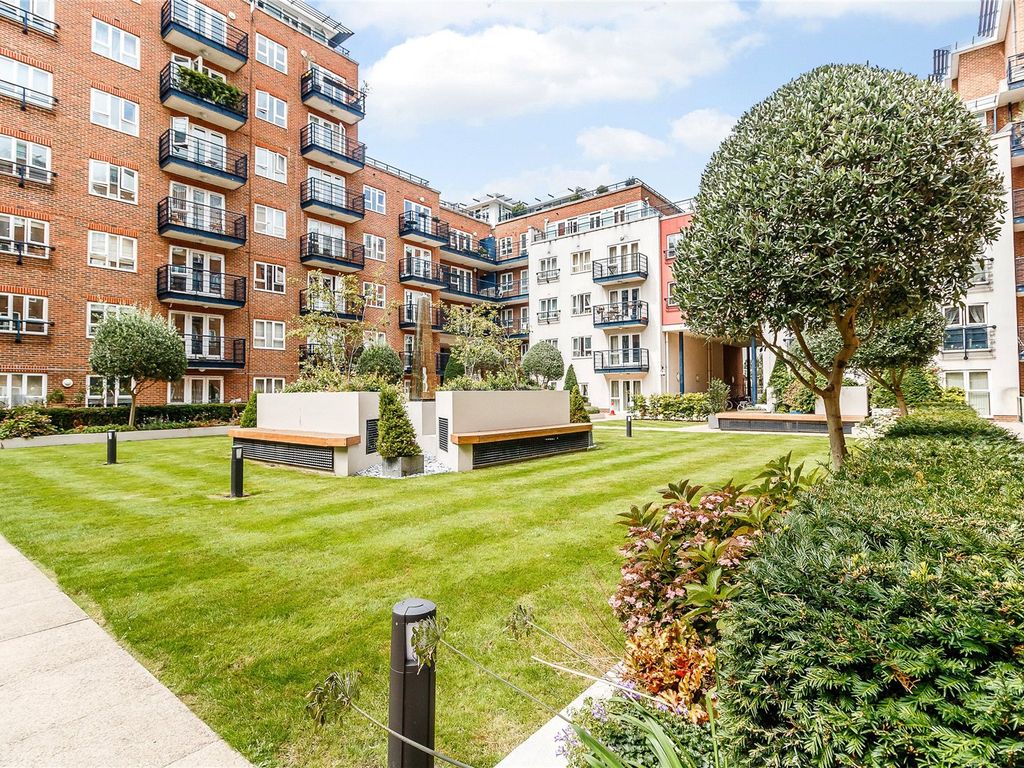 1 bed flat to rent in Royal Quarter, Seven Kings Way, Kingston Upon