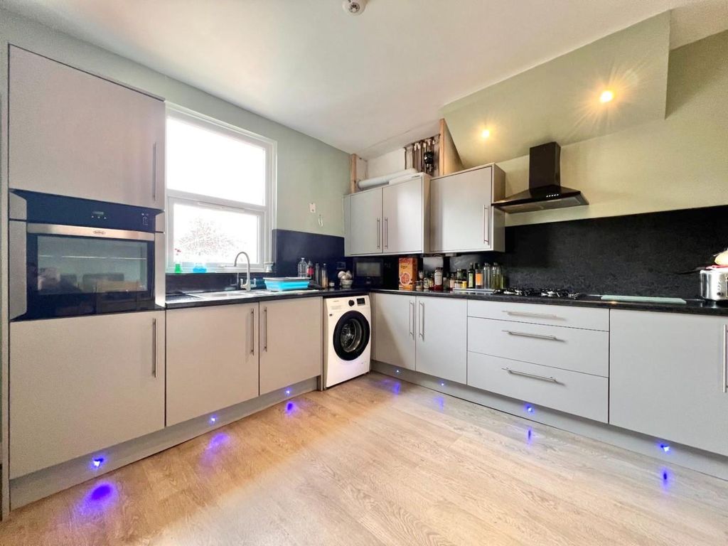 3 bed terraced house for sale in Tower Street, Barnsley S70, £130,000