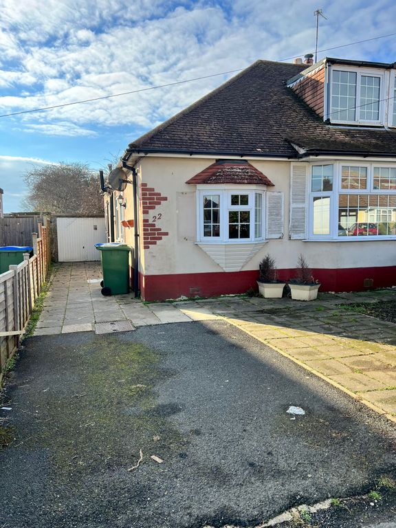 2 bed semidetached bungalow to rent in 22 Merton Crescent, Fareham