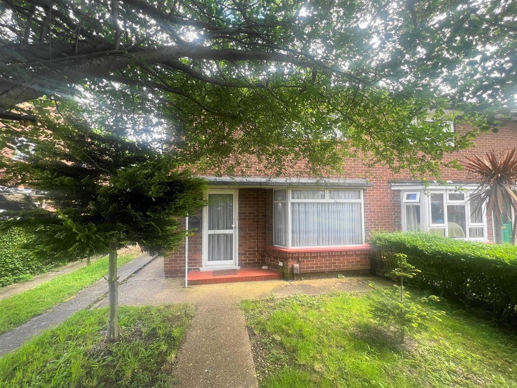 3 bed semidetached house for sale in Mimosa Road, Yeading, Hayes UB4