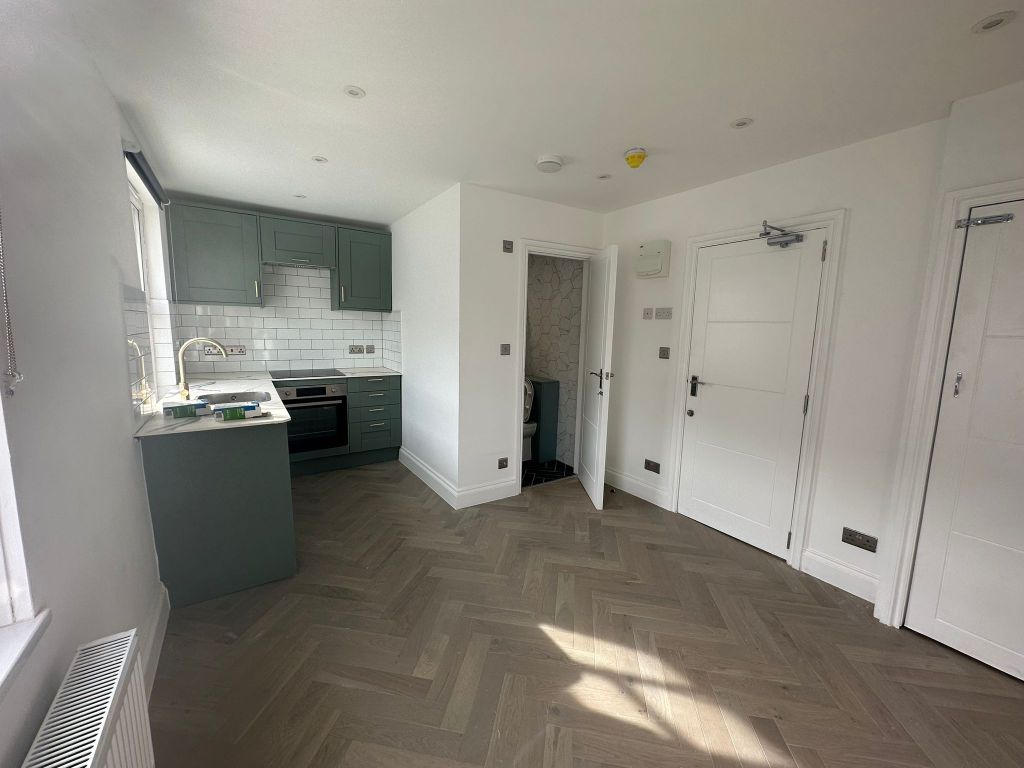 Studio to rent in Cheltenham Place, Brighton BN1, £1,350 pcm Zoopla