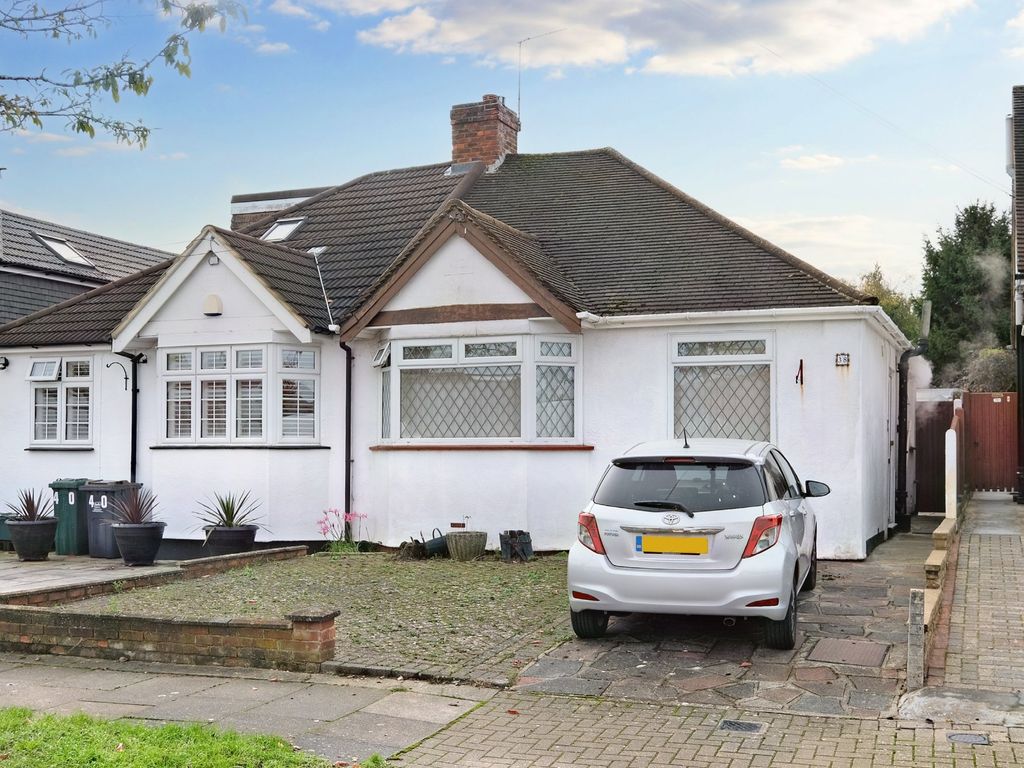 2 bed semidetached bungalow for sale in Renton Drive, Orpington BR5, £