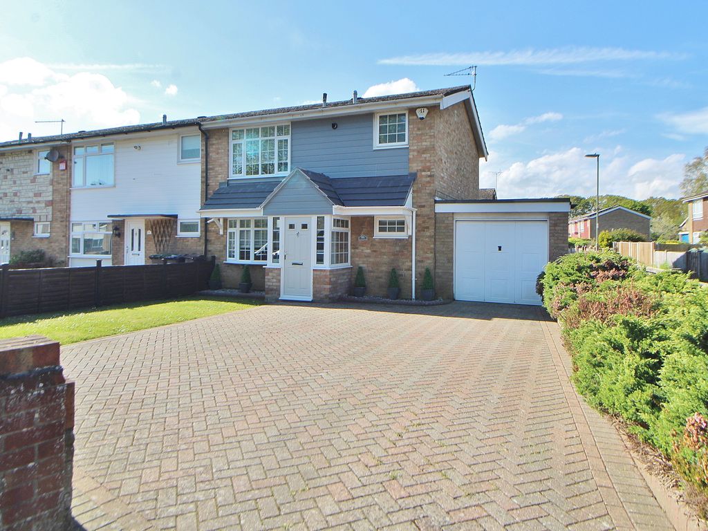 3 bed end terrace house for sale in Elizabeth Road, Waterlooville PO7
