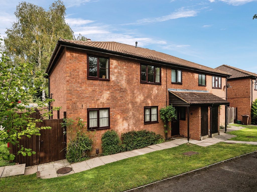 4 bed semidetached house for sale in Boissy Close, Colney Heath Lane
