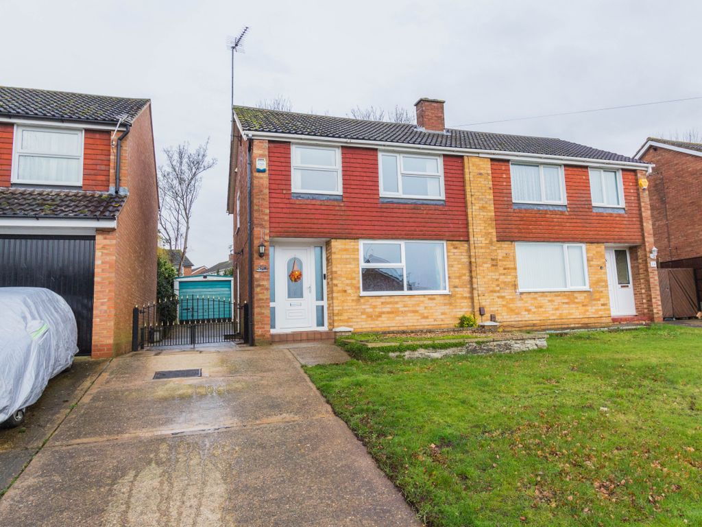 3 bed semidetached house for sale in Drayton Road, Irthlingborough, Wellingborough NN9, £