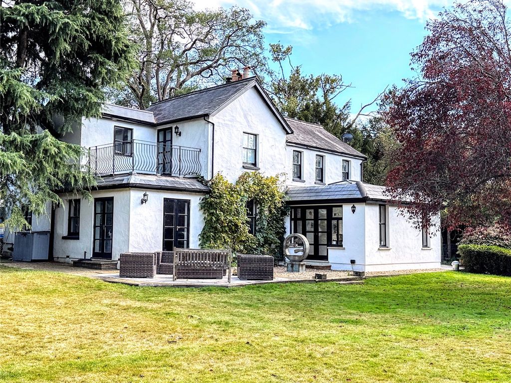 4 bed detached house for sale in East Hill Lane, Copthorne, West Sussex