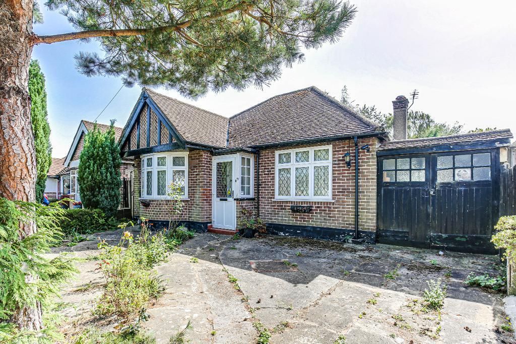 1 bed detached bungalow for sale in Princes Avenue, Sanderstead CR2, £