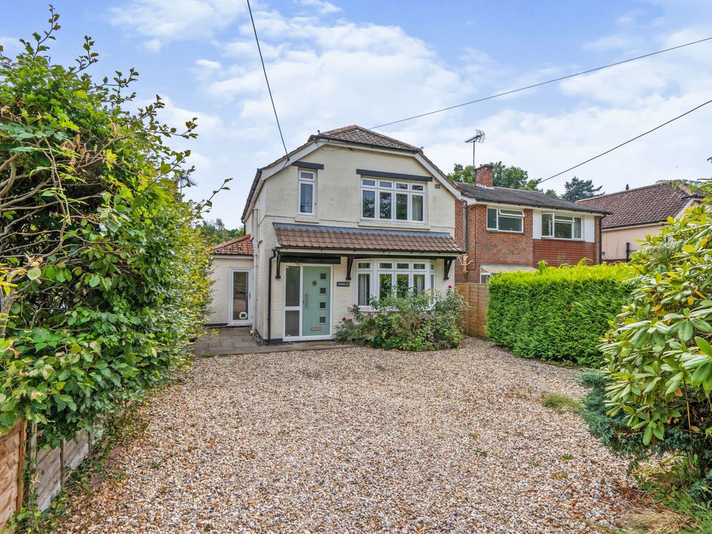 3 bed detached house for sale in Hazel Grove, Ashurst, Southampton