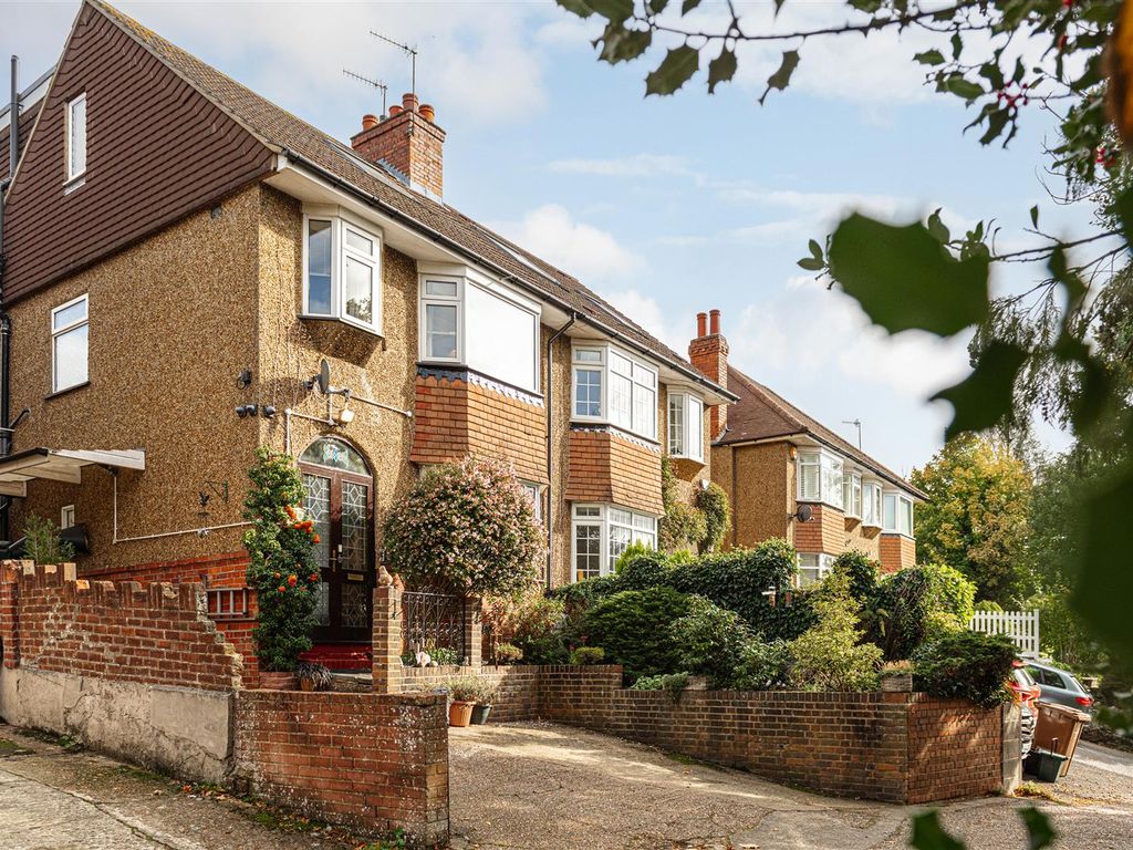 Hillview Drive, Redhill RH1  