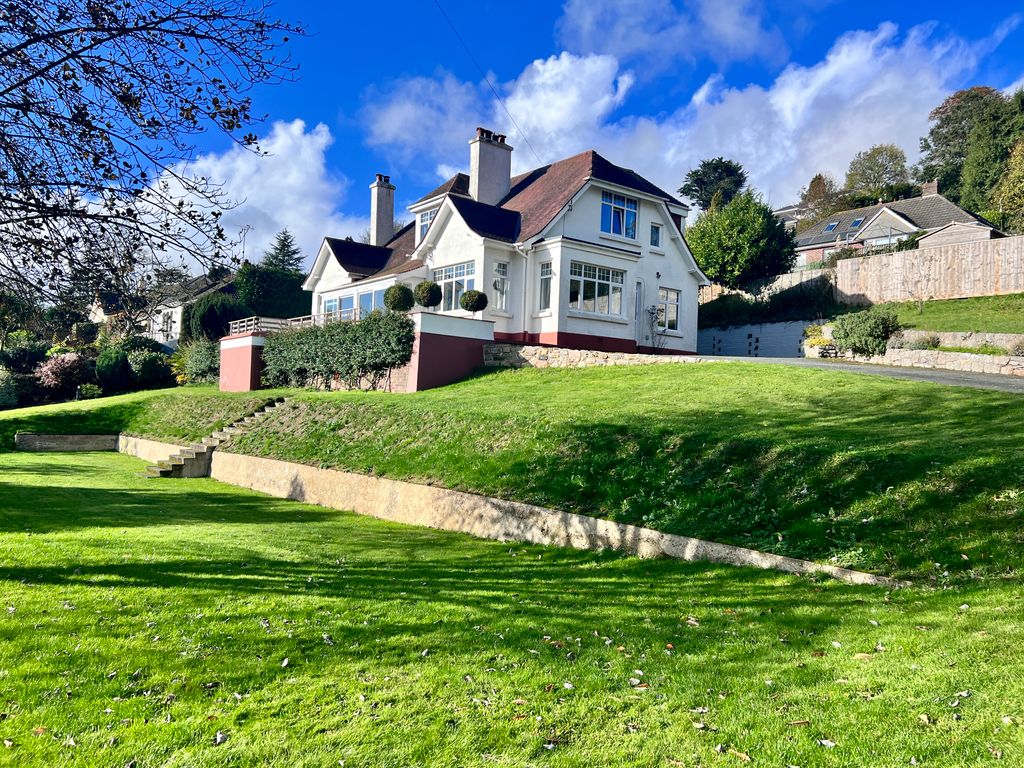 6 bed detached house for sale in Coach Road, Newton Abbot TQ12, £